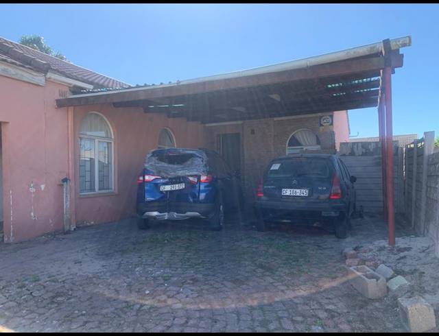 4 BEDROOM HOUSE FOR SALE IN MALIBU VILLAGE